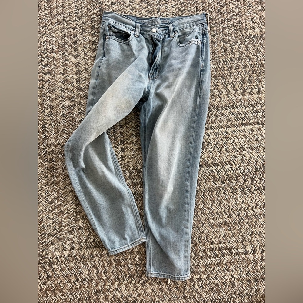 American eagle mom jeans, light wash